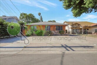 Building Photo - 4806 Yosemite Ave