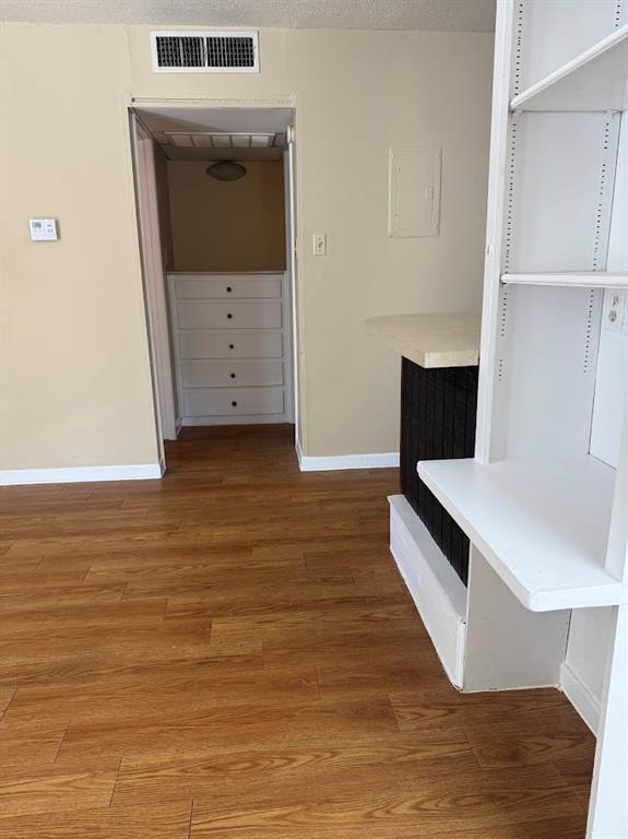 Building Photo - 1000 W 26th St