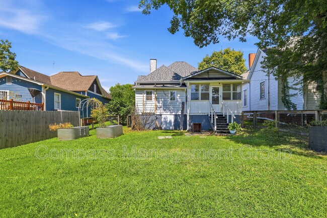 Building Photo - 424 E Burwell Ave