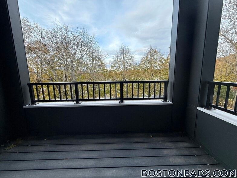 Building Photo - 199 Gardner St