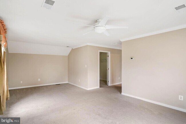 Building Photo - 43513 Lucketts Bridge Cir