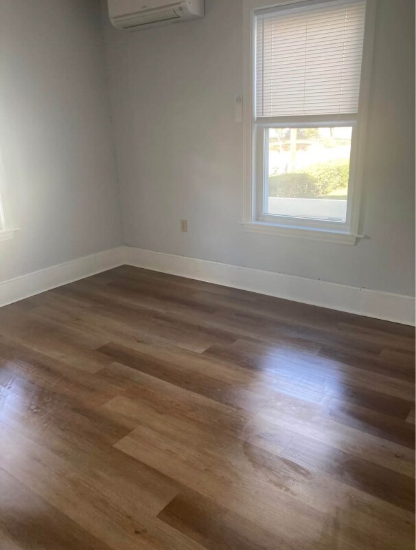 Building Photo - 29 Maple St