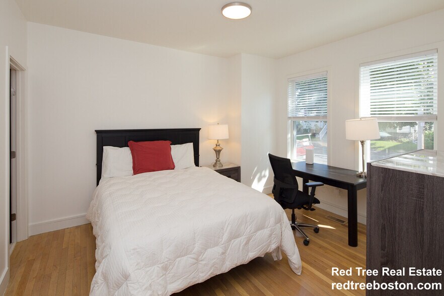 Building Photo - 92 Brown St