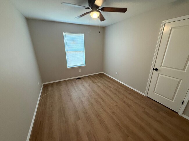 Building Photo - 3462 N Ohara Ave