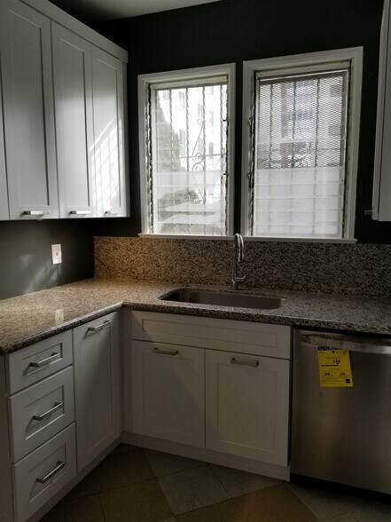 UNDERCABINET LIGHTING - 6328 Orange St