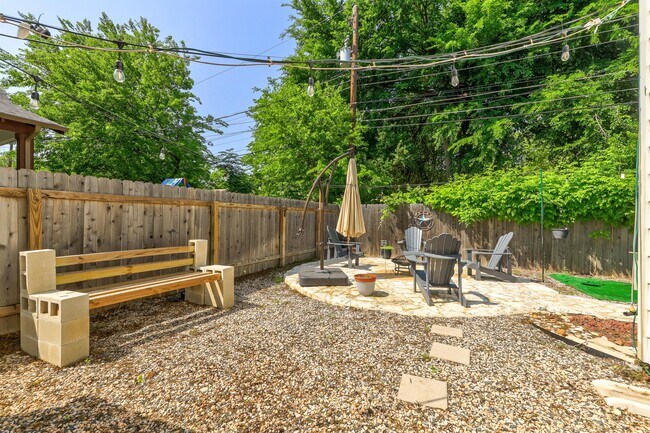 Building Photo - 1130 Gunter St