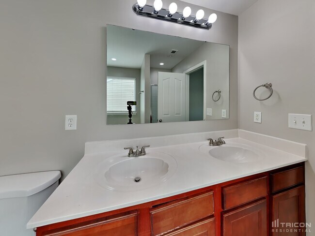 Building Photo - 3644 Catawba Creek Dr