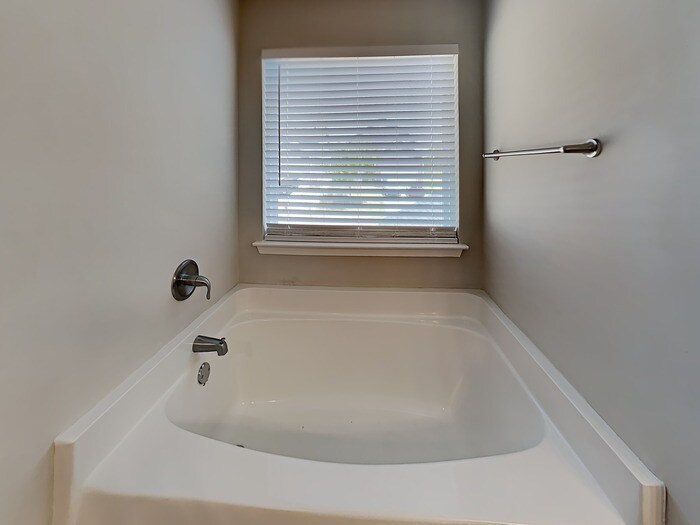 Building Photo - 30 Daniel Ln