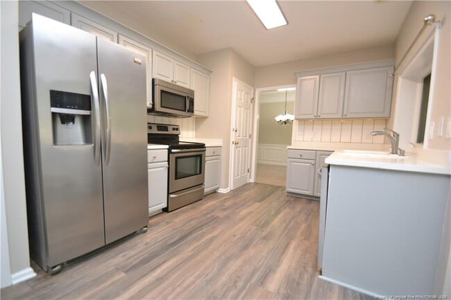 Building Photo - 4737 Sinclair Dr