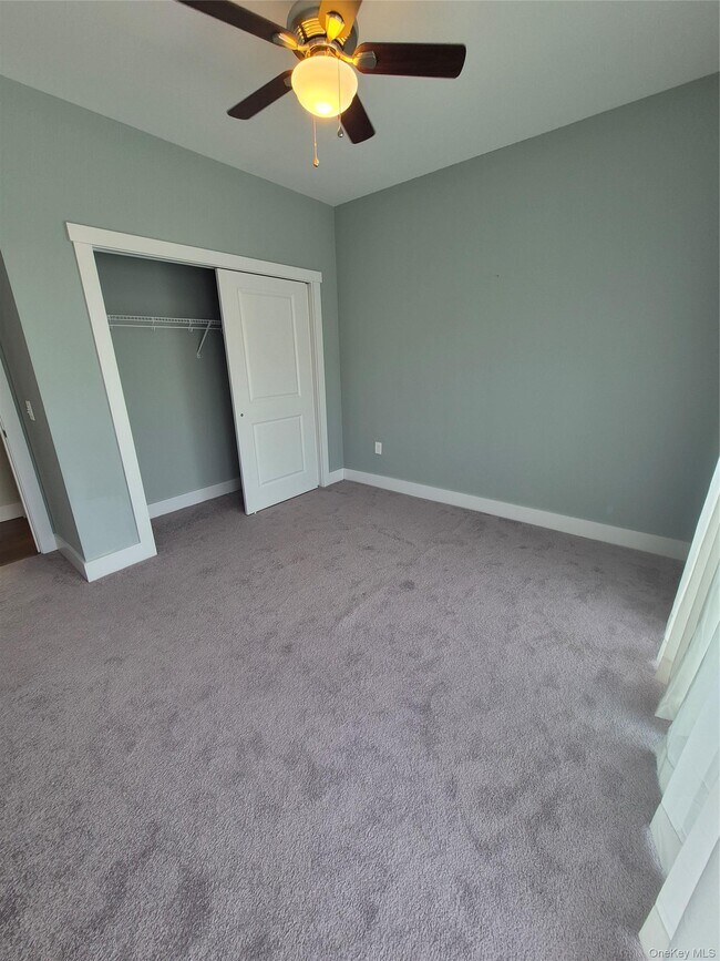 Building Photo - 44 Fox Hill Dr