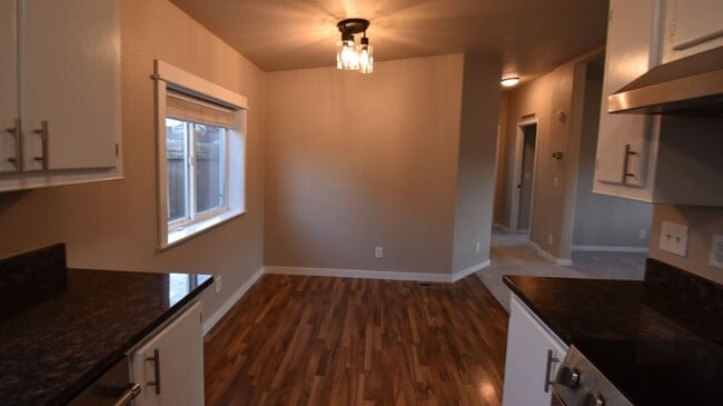 Building Photo - Application Pending - 3 Bedroom House For ...