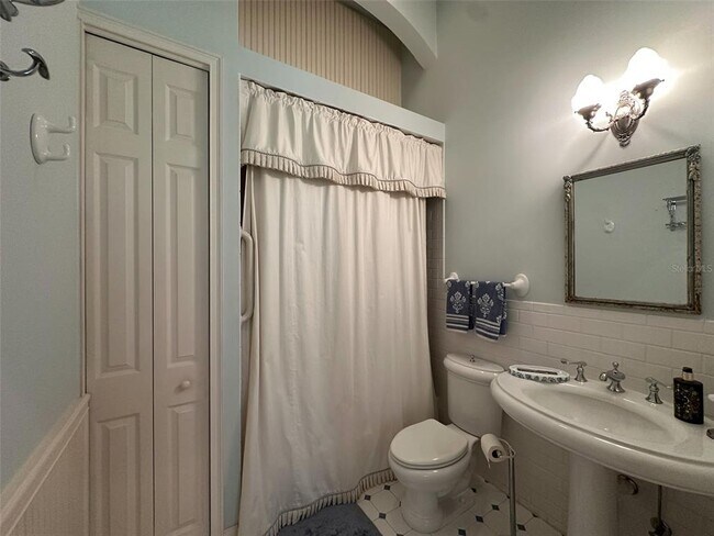 Building Photo - 6425 NW 202nd Pl