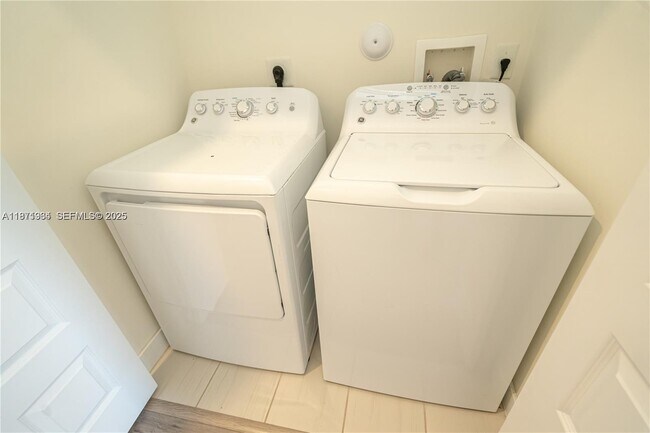 Building Photo - 10574 NW 81st Terrace