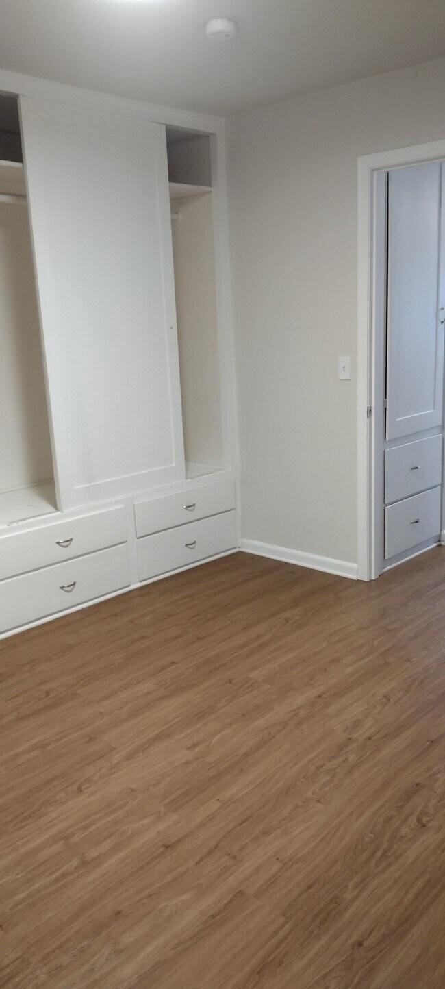 built-in bureau in BR - 632 Washington Ave