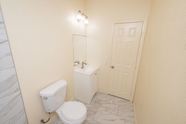 Building Photo - 1357-59 Marline Ave