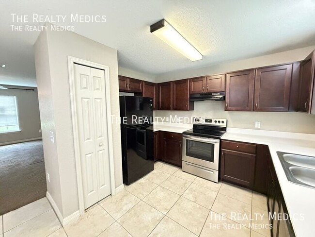 Building Photo - 15741 SW 23rd Avenue Rd