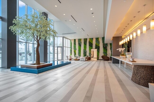 Building Photo - 851 NE 1st Ave