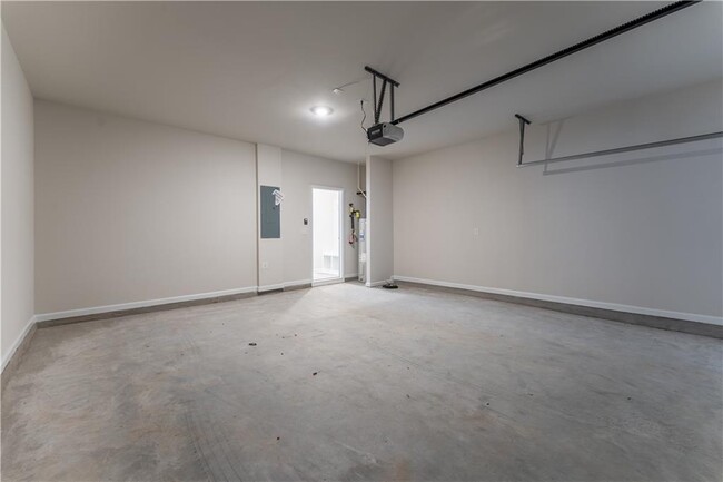 Building Photo - 4105 Oakwood Ter Ct