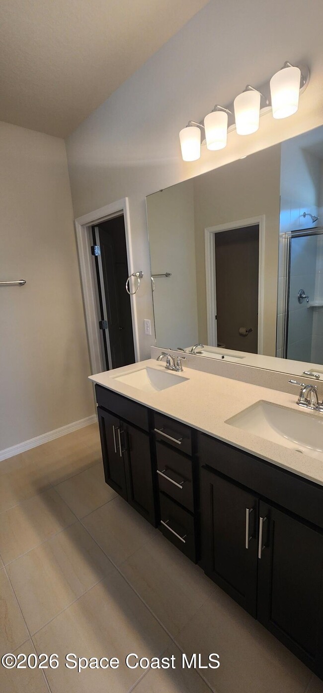 Building Photo - 2532 Painted Sky Ave