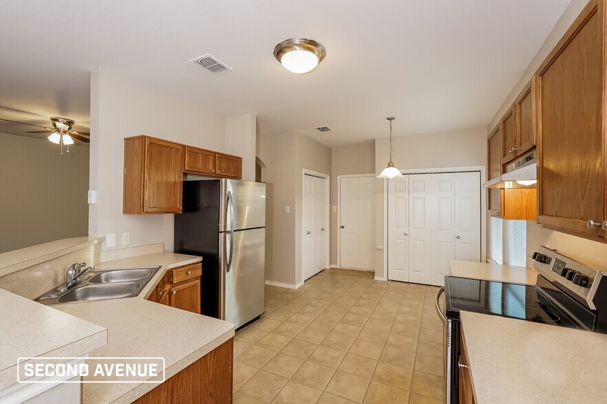 Building Photo - 204 Freedom Trl
