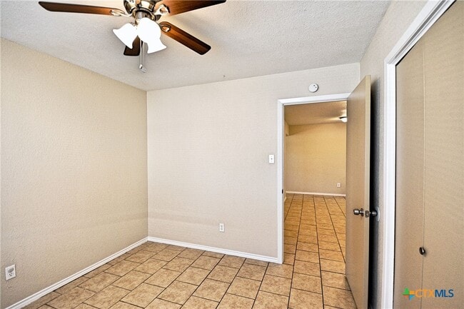 Building Photo - 525 Buttercup Ln