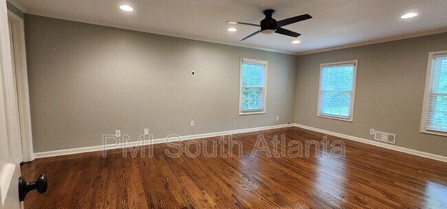 Building Photo - 40 Pheasant Dr SE