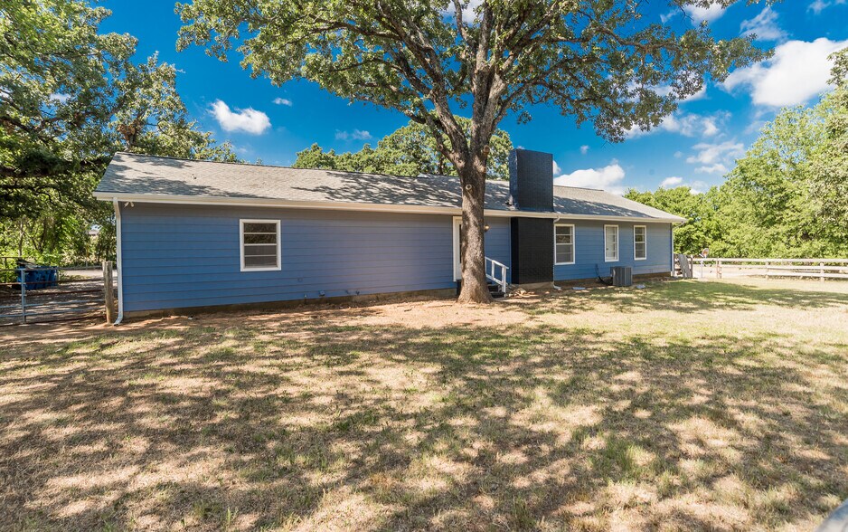 Building Photo - 1403 Harpole Rd E