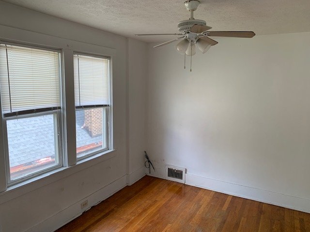 Building Photo - 2916 Clermont Ave