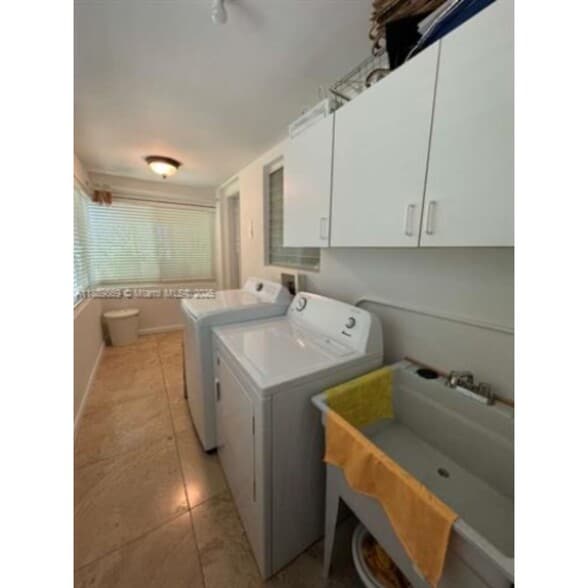 Building Photo - 6015 Pine Tree Dr