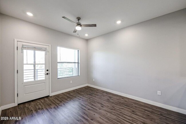 Building Photo - 475 N 9th St