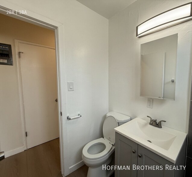 Building Photo - 7339 Woodman Ave