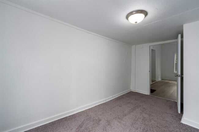 Building Photo - 3230 Arlington Ave