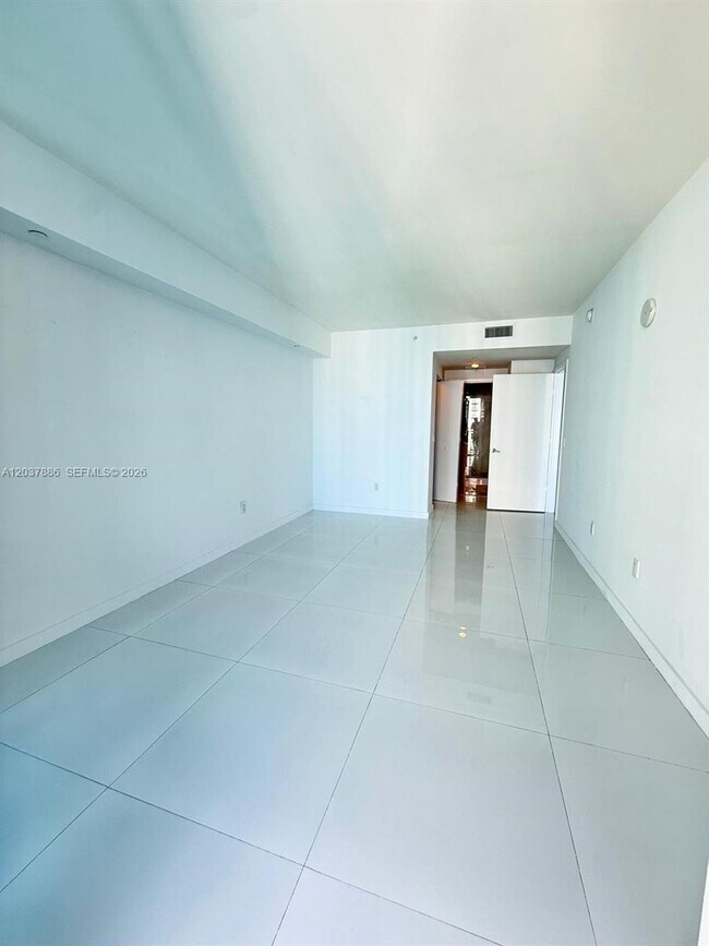 Building Photo - 1100 S Miami Ave
