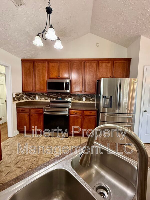 Building Photo - 6205 Yorkie Ct