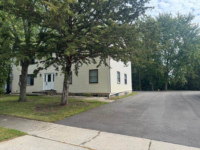 Building Photo - 479 Eisenhower St