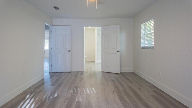 Building Photo - 4395 NE 33rd Ave