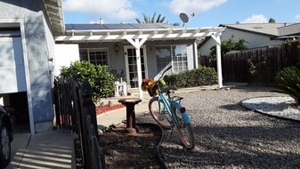 Building Photo - 15157 Jenell St