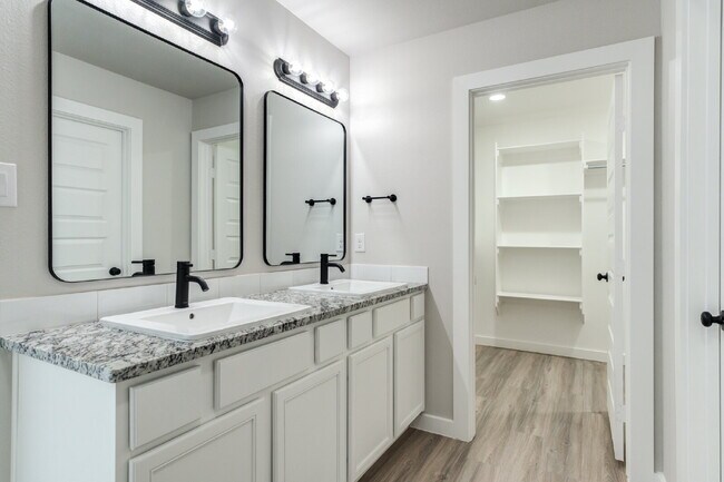 Building Photo - Wonderful 4/2/2 in Bell Farms!