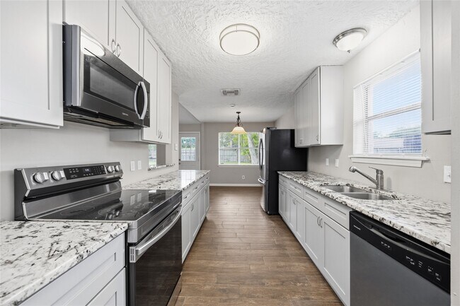 Building Photo - 2778 Glen Haven Dr