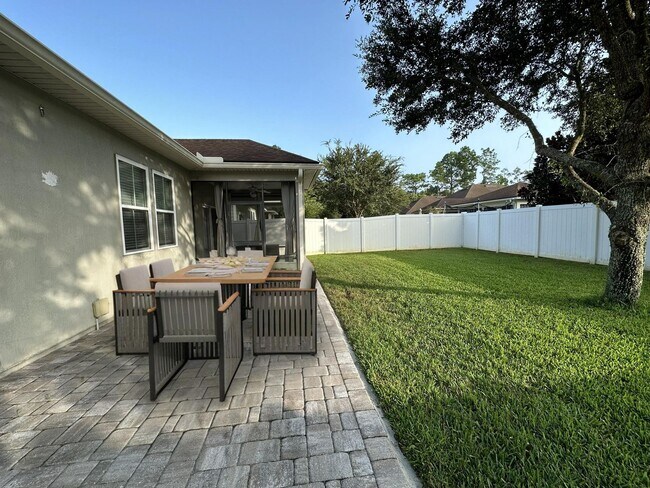 Building Photo - Adorable Home in Prime Location!