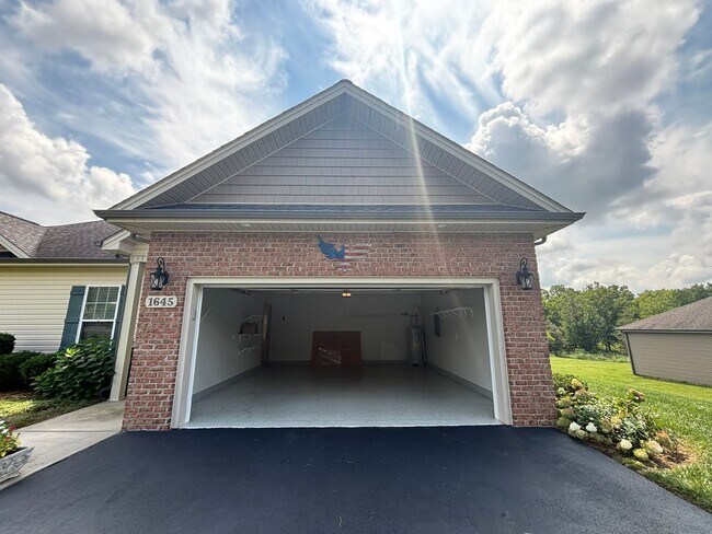 Building Photo - Charming 3 bedroom/2 Bath home in Jonesbor...