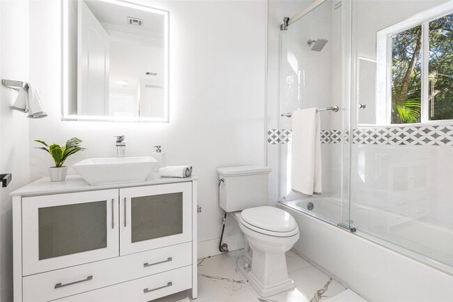 Building Photo - 7132 NW 62nd Terrace