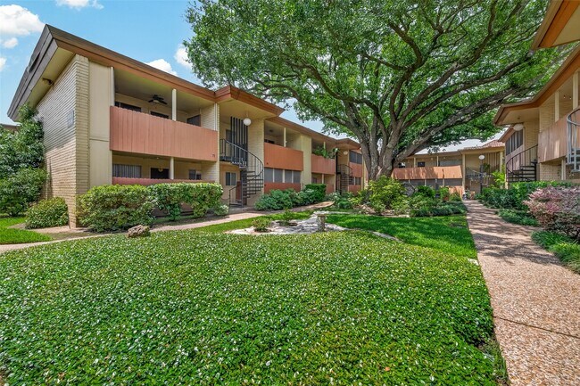 Building Photo - 7714 Renwick Dr