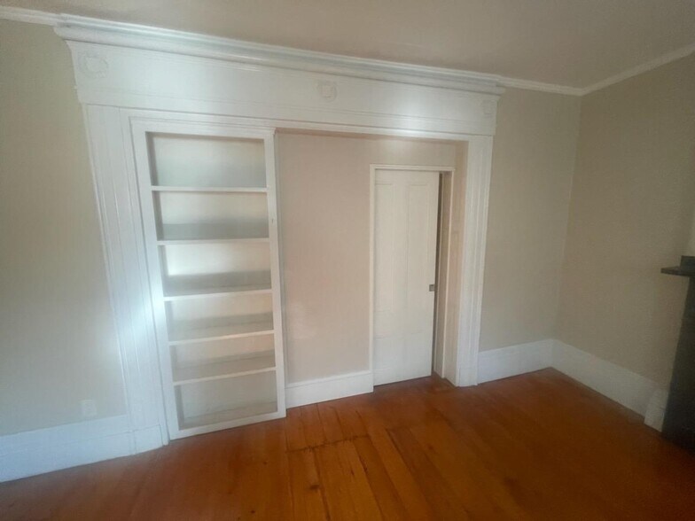 Building Photo - 239 S Main St