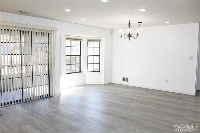 Building Photo - 1003 Woodhaven Dr