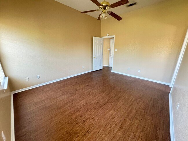 Building Photo - 4607 Shumard Dr