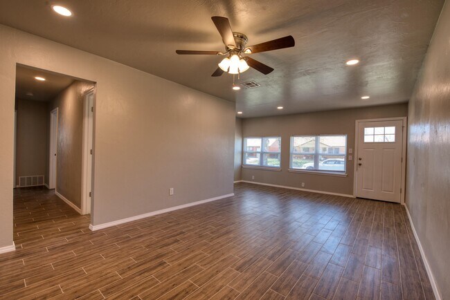 Building Photo - 808 Butler St