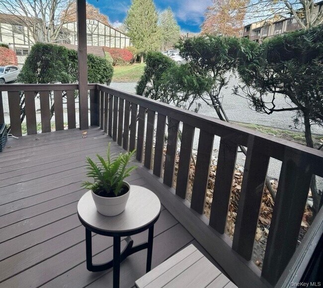 Building Photo - 520 Sierra Vista Ln