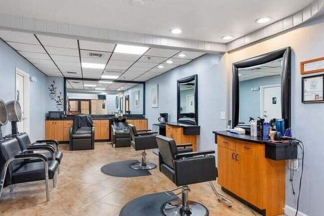 Building Photo - 10110 Cedar Point Blvd