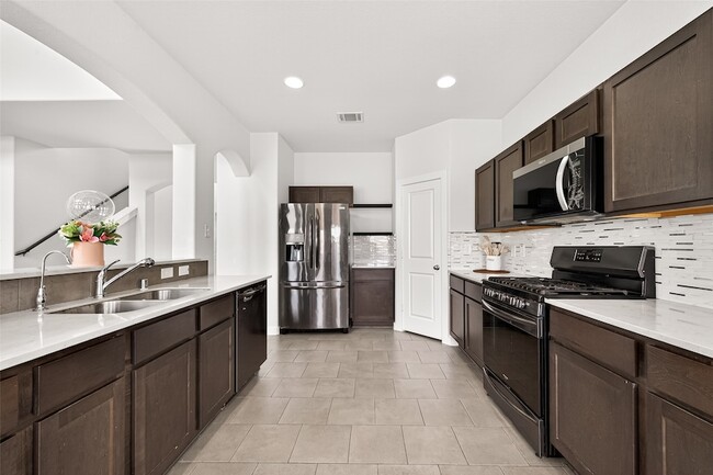 Building Photo - 6803 Alamitos Ct
